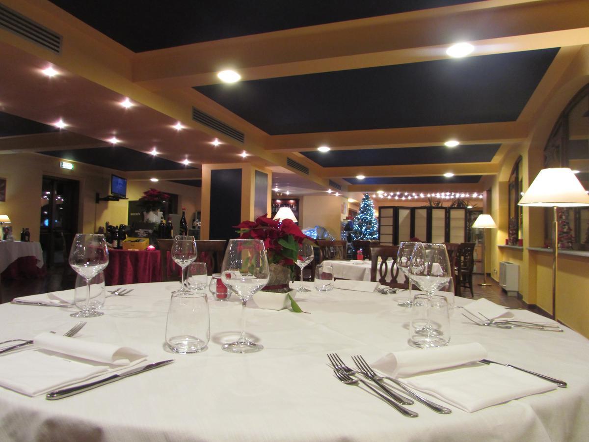 Tenuta Larenzania Dogliani Buitenkant foto