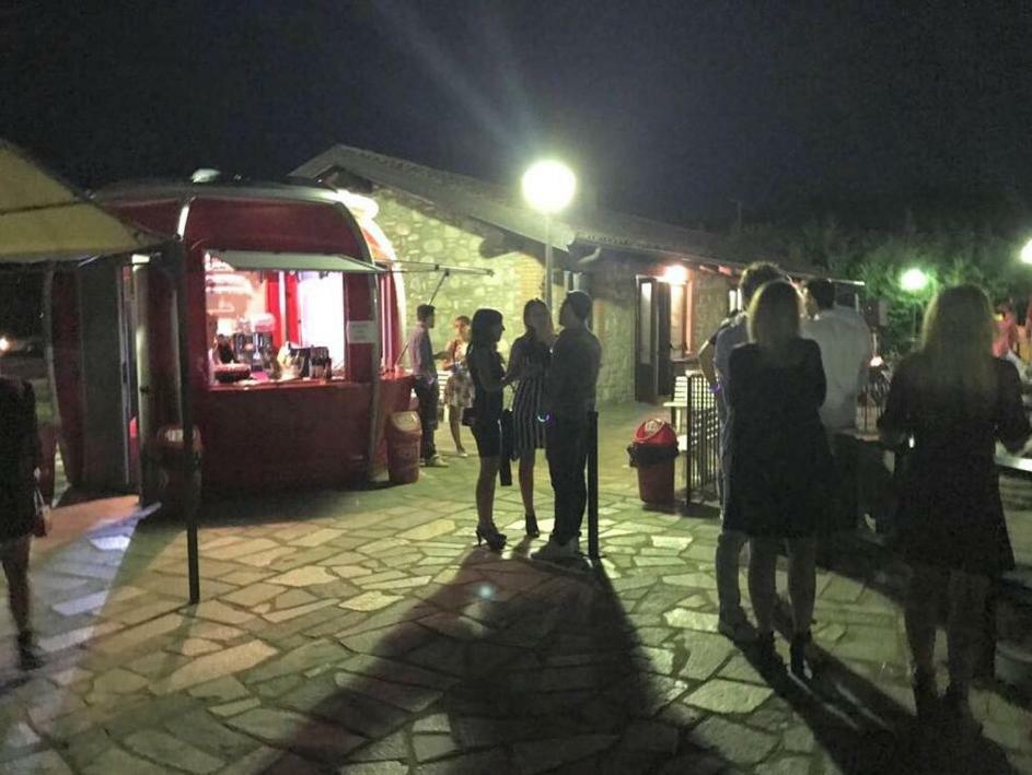 Tenuta Larenzania Dogliani Buitenkant foto